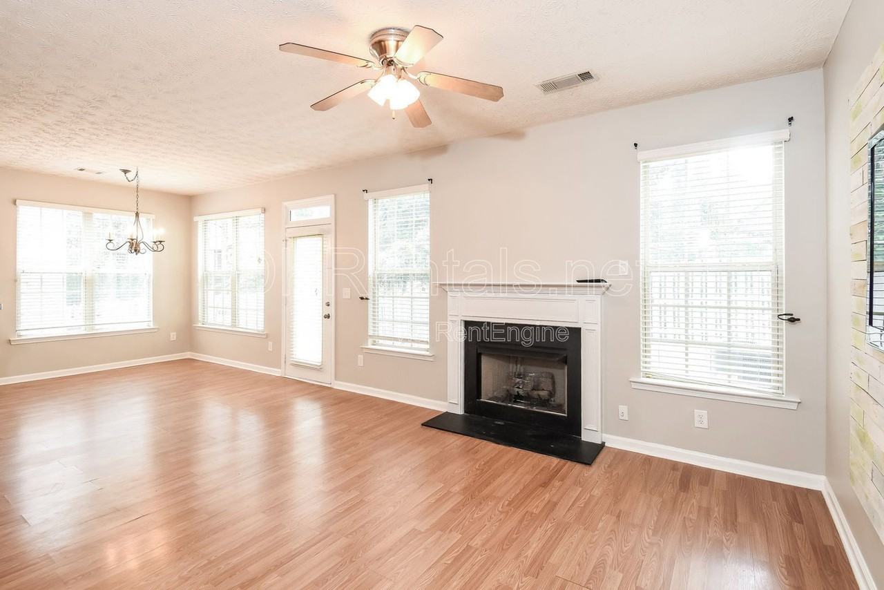 4049 Hill Station Ct - Photo 3 of 15