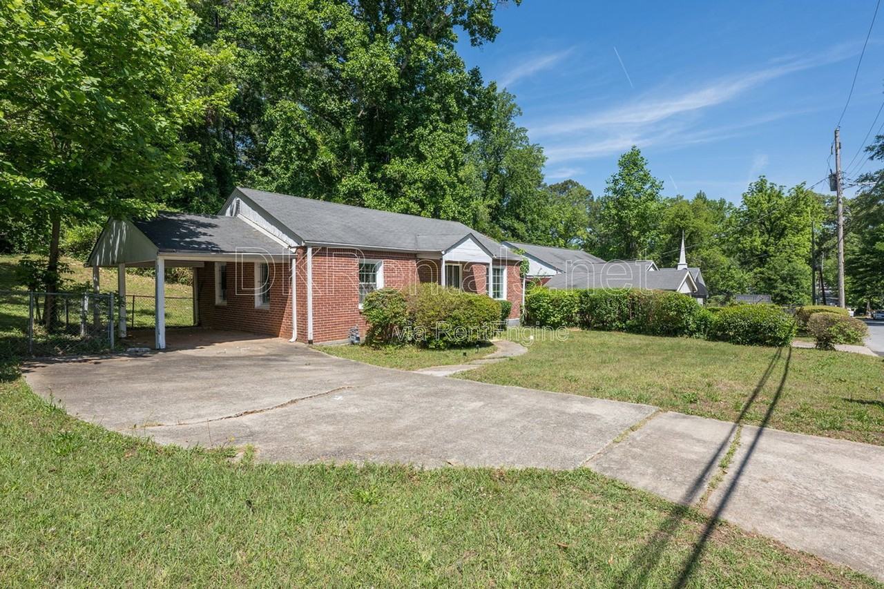1295 Westmont Rd Sw - Photo 3 of 15