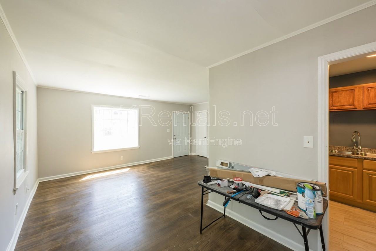 1295 Westmont Rd Sw - Photo 6 of 15