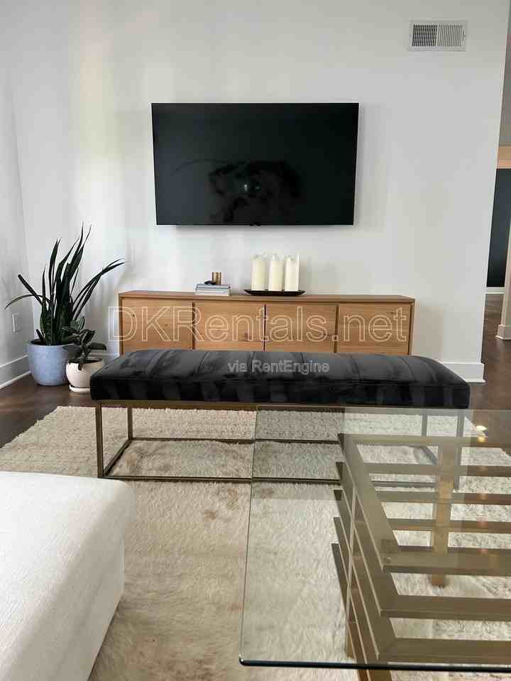 128 Peachtree Memorial Dr Nw #4 - Photo 7 of 28