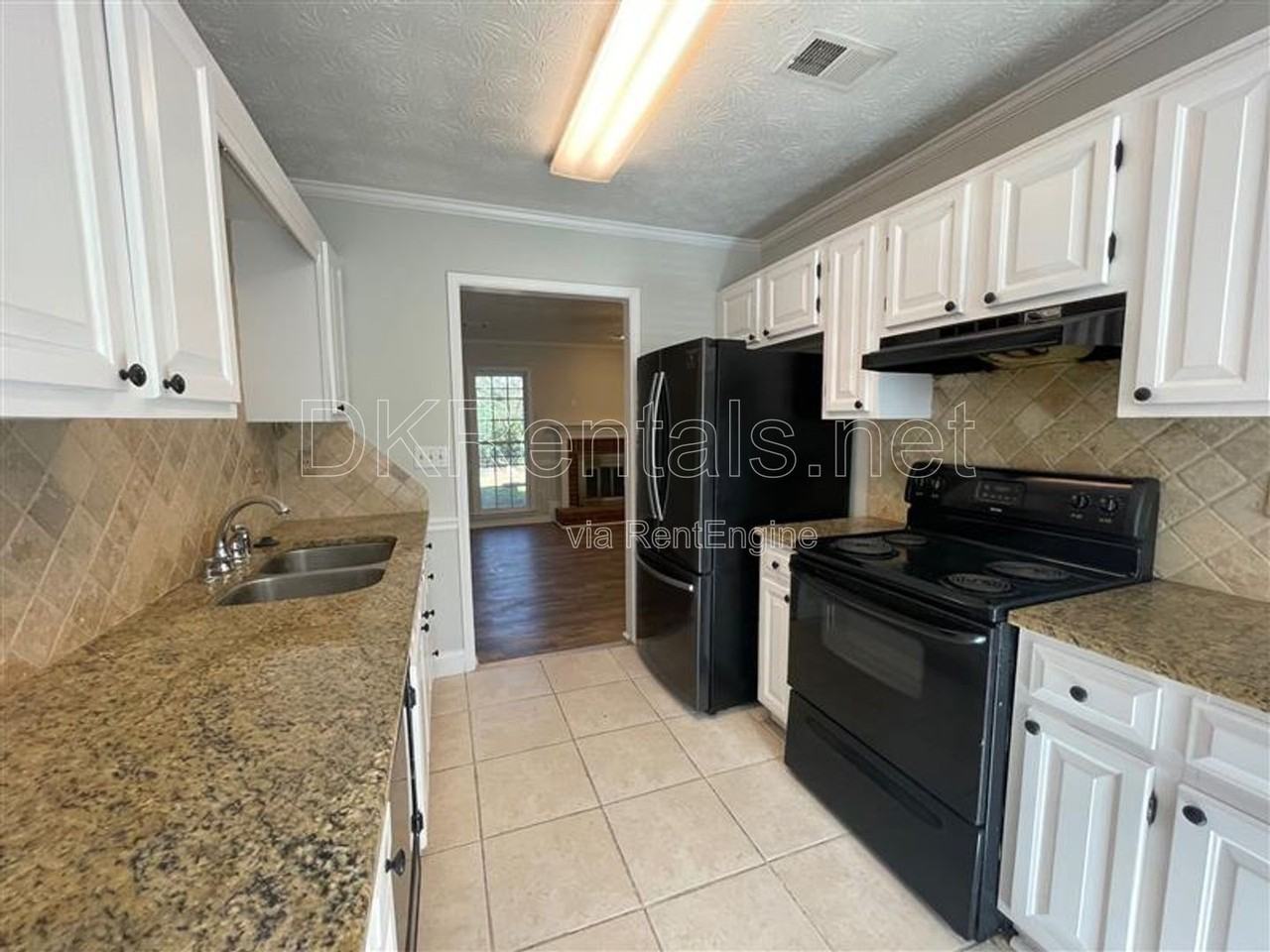 2930 Governors Ct - Photo 2 of 11