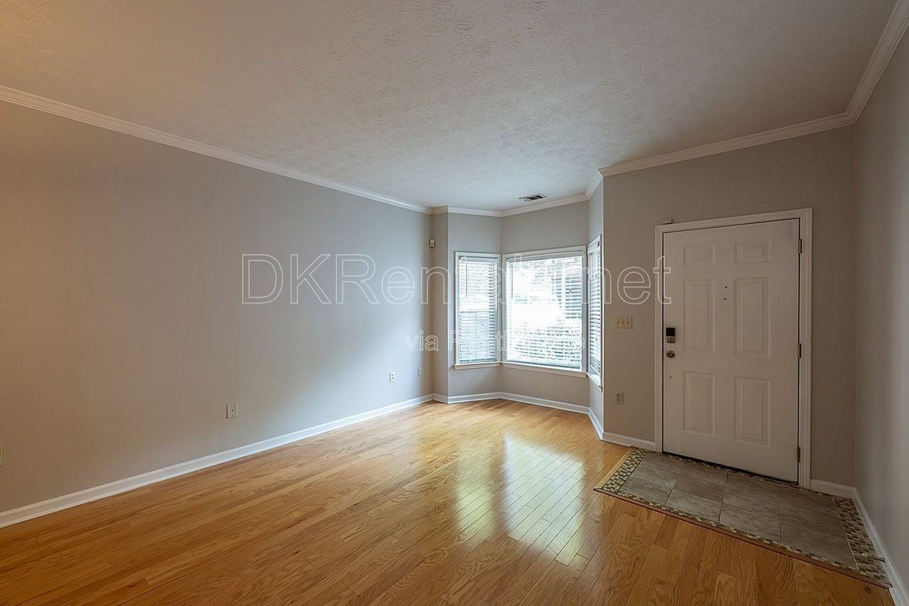 2680 Pine Tree Rd Ne #3 - Photo 4 of 26