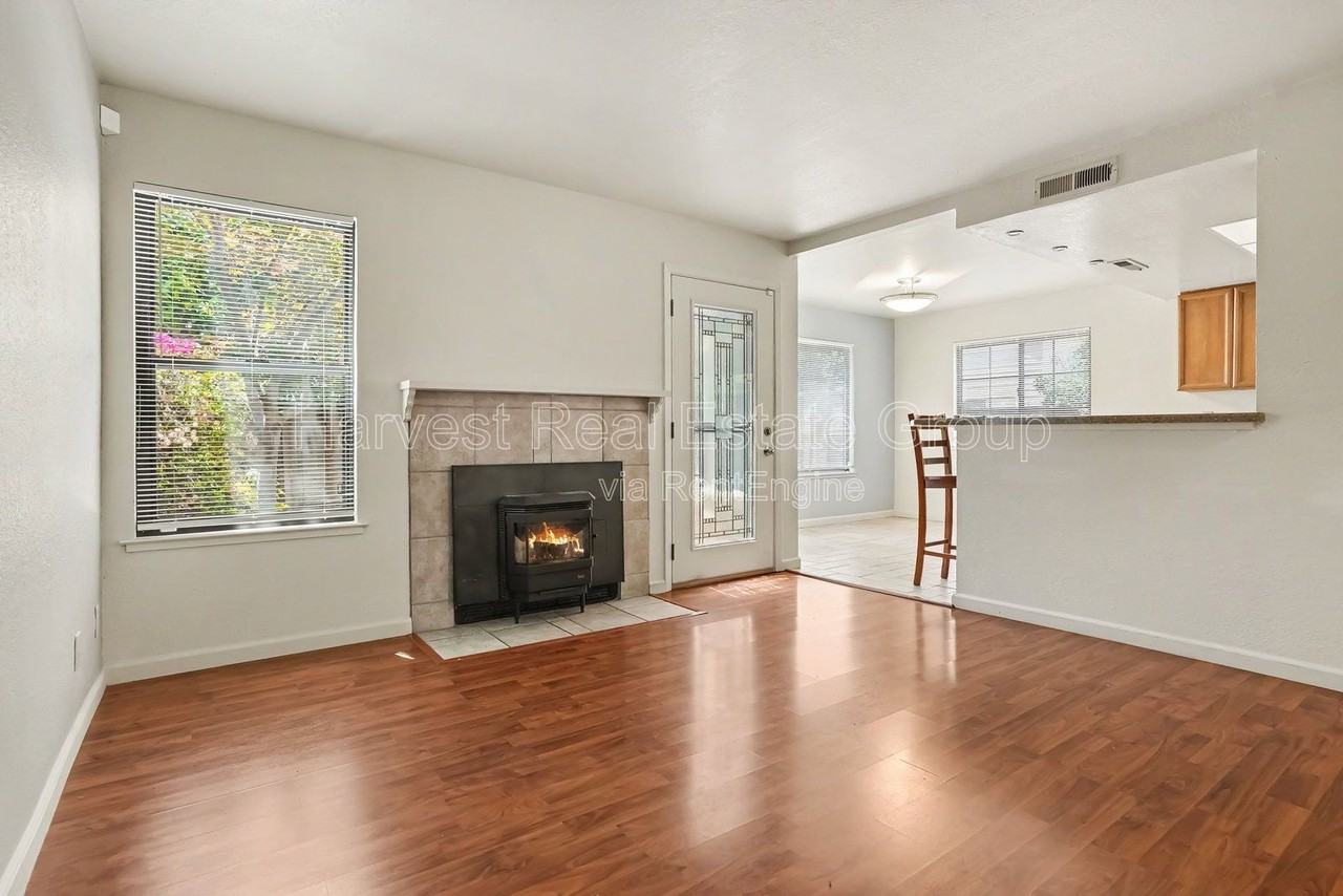 4014 Penny Ter #1 - Photo 5 of 24