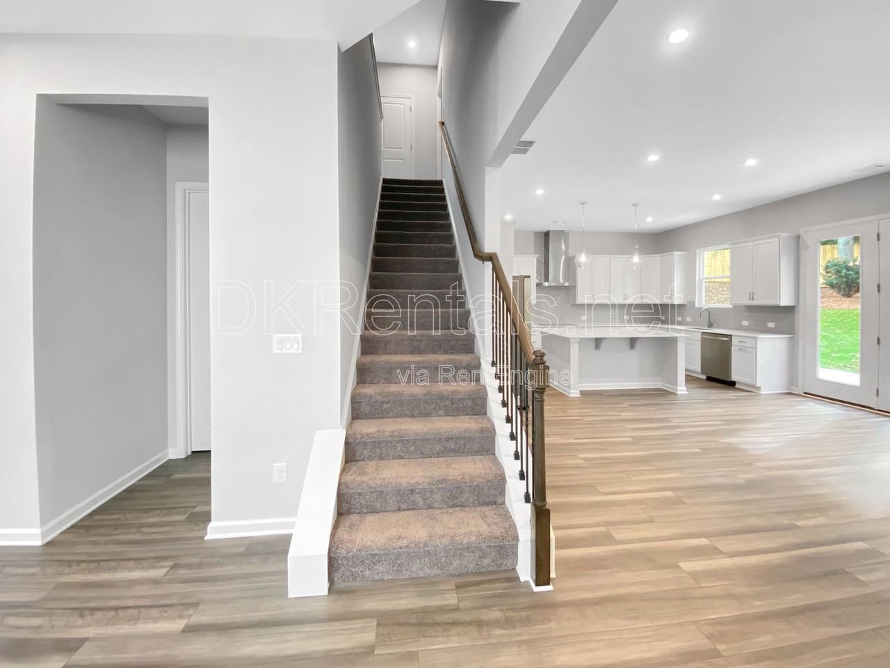 245 Birchwood Row - Photo 3 of 34