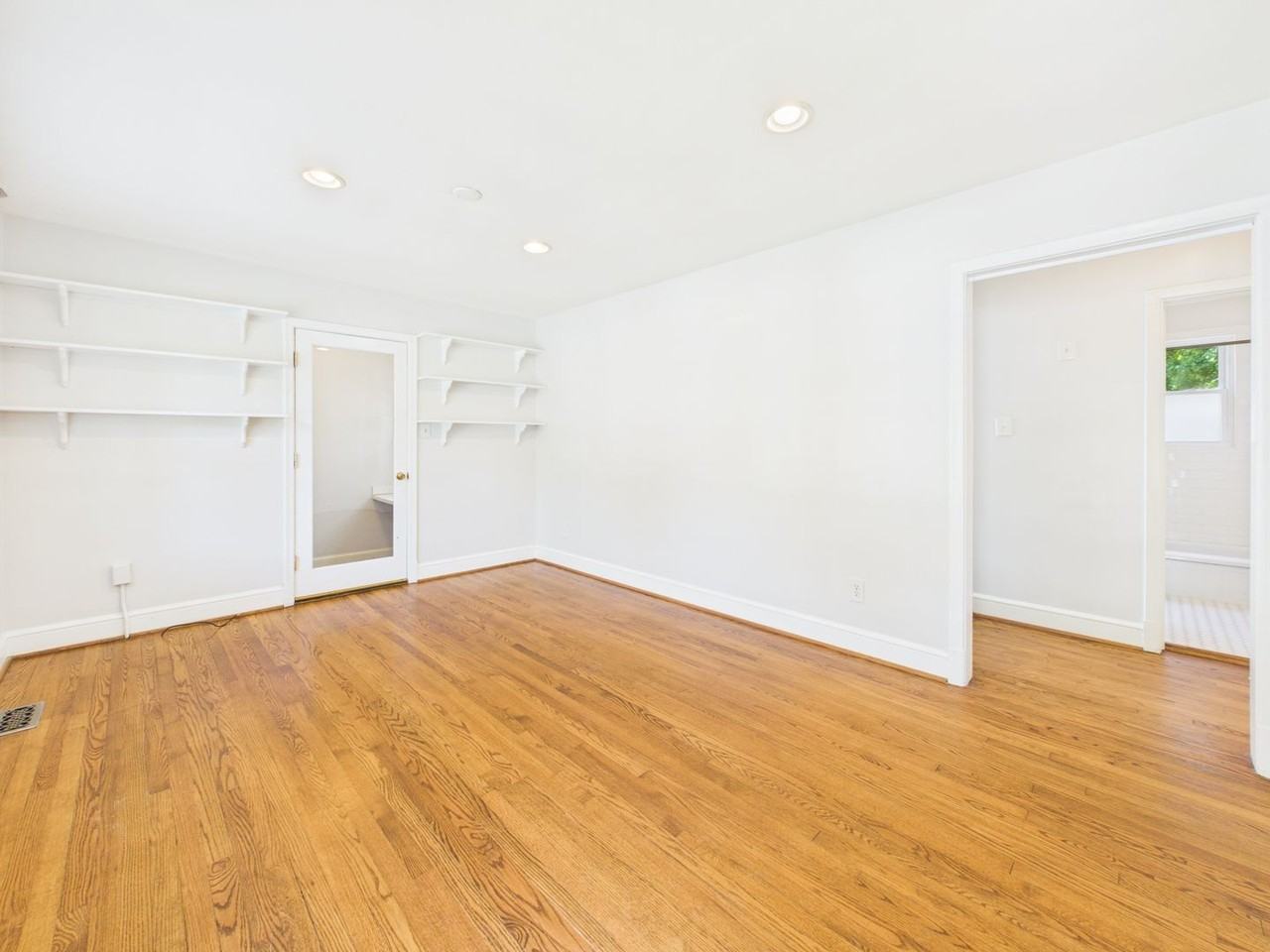 6514 Stuart Ave - Photo 5 of 25