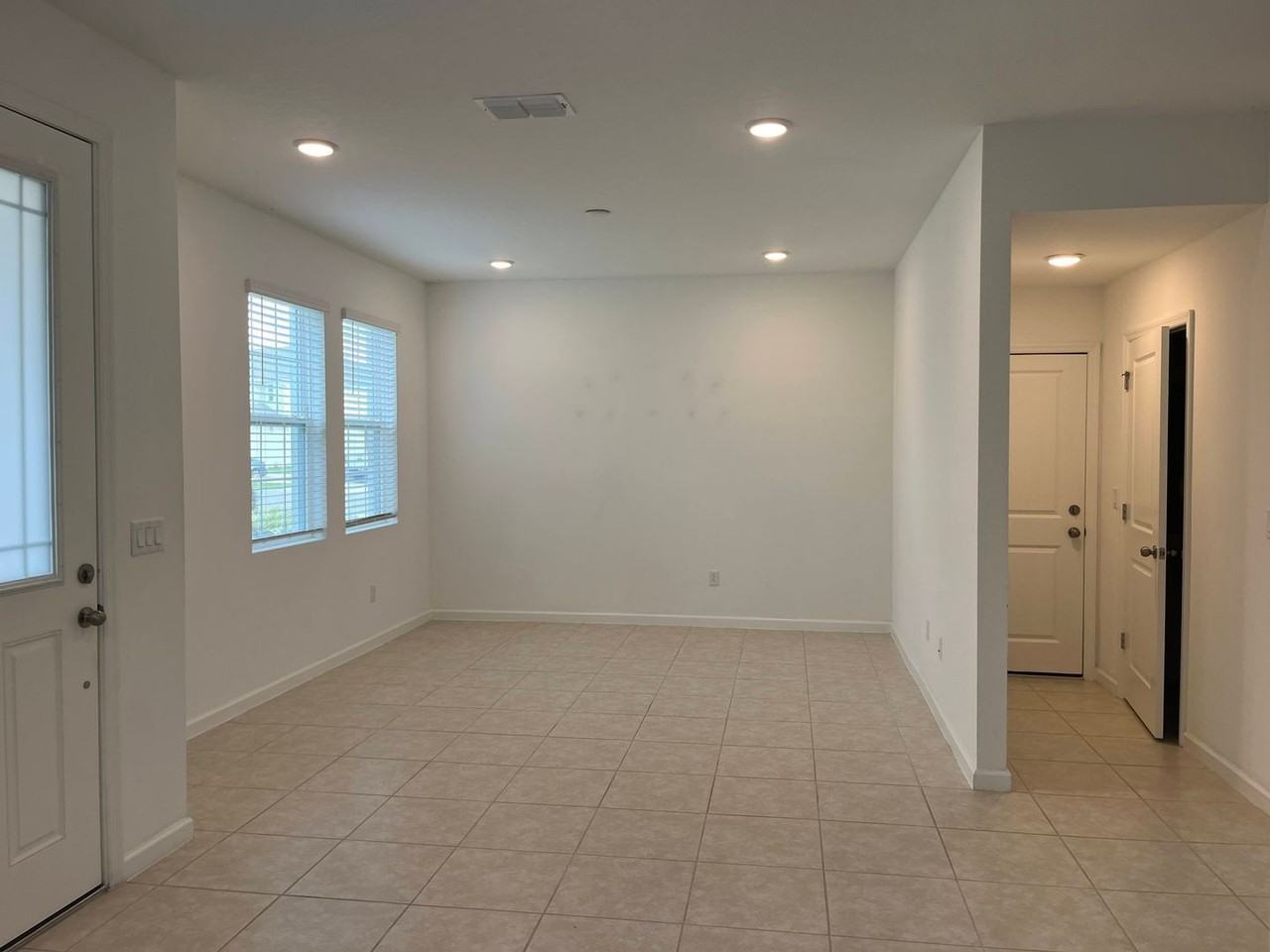 998 Spring Palms Loop - Photo 3 of 28