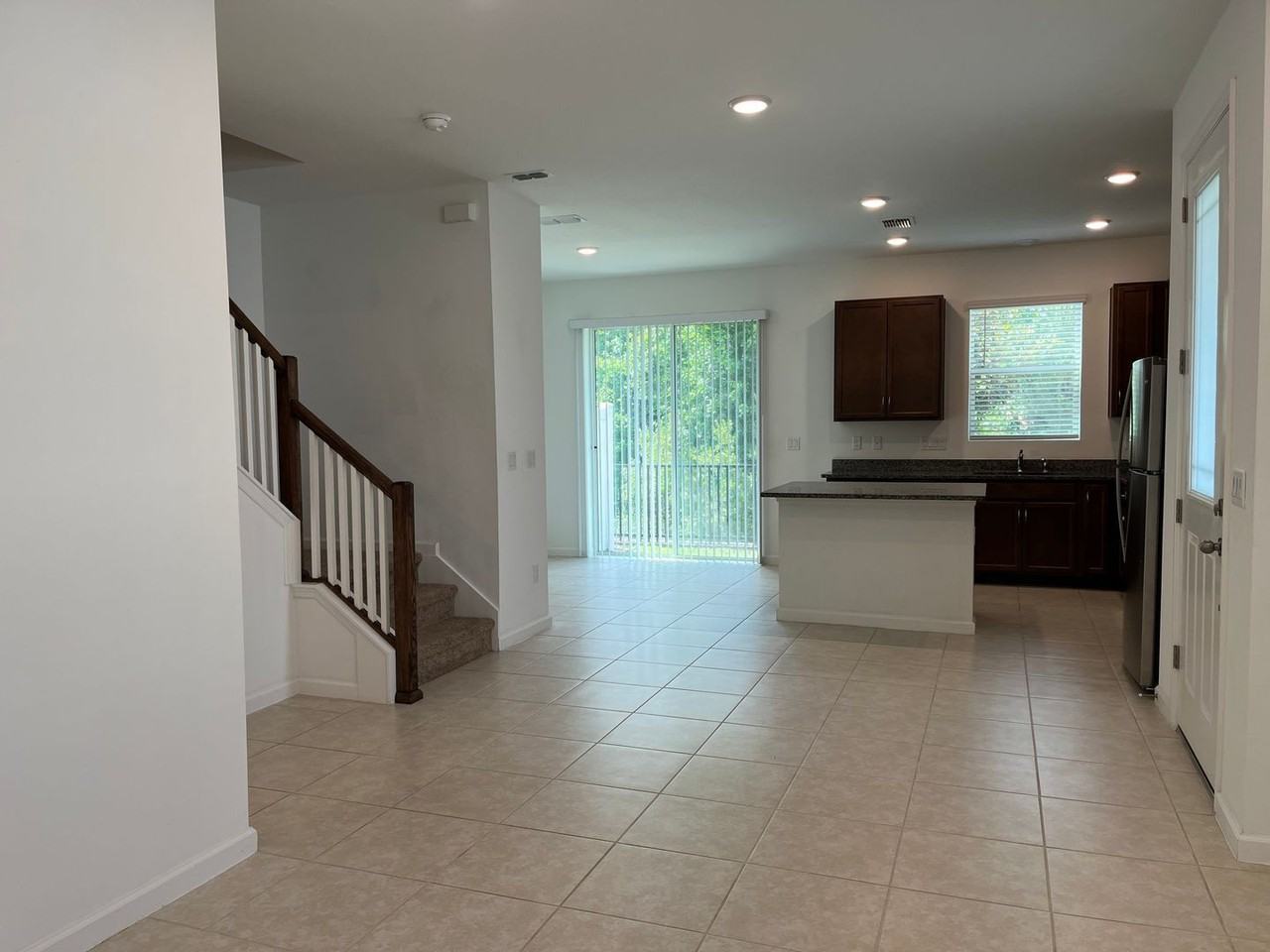 998 Spring Palms Loop - Photo 4 of 28