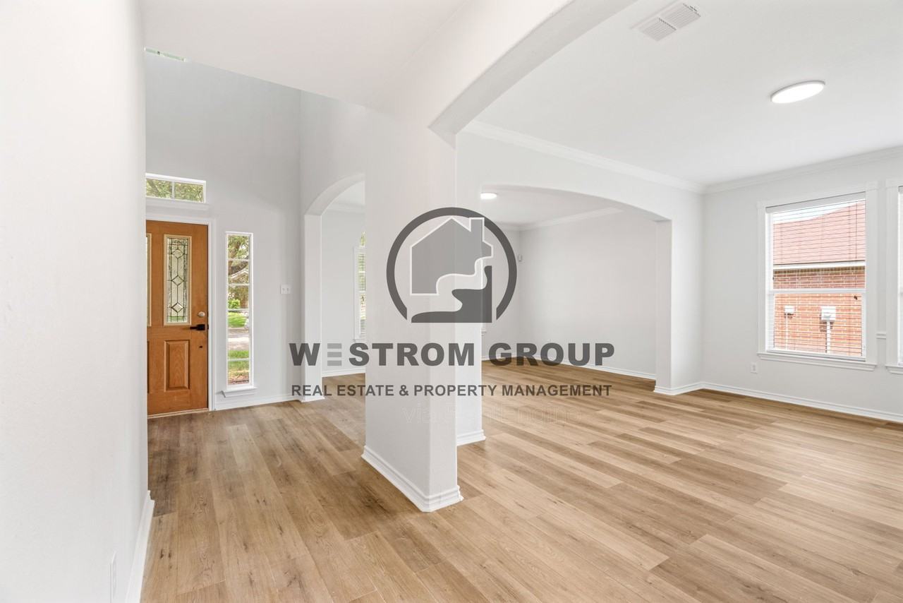 1738 Rock Ridge Dr - Photo 6 of 37