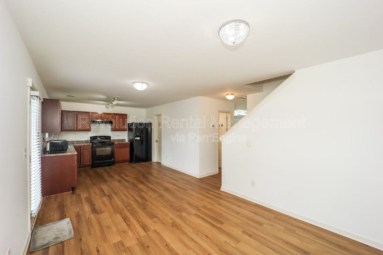 2835 S Hills - Photo 6 of 35