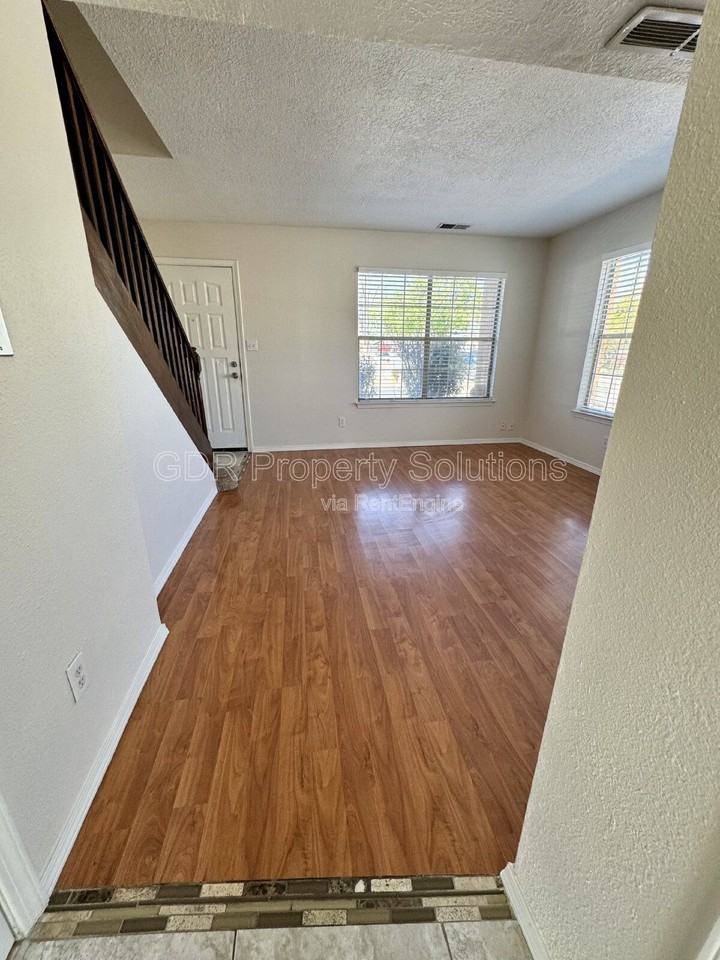 700 Fruit Ave Nw Apt A - Photo 5 of 26