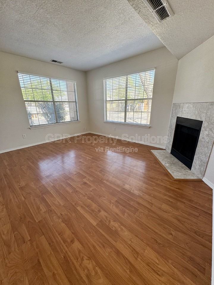 700 Fruit Ave Nw Apt A - Photo 7 of 26
