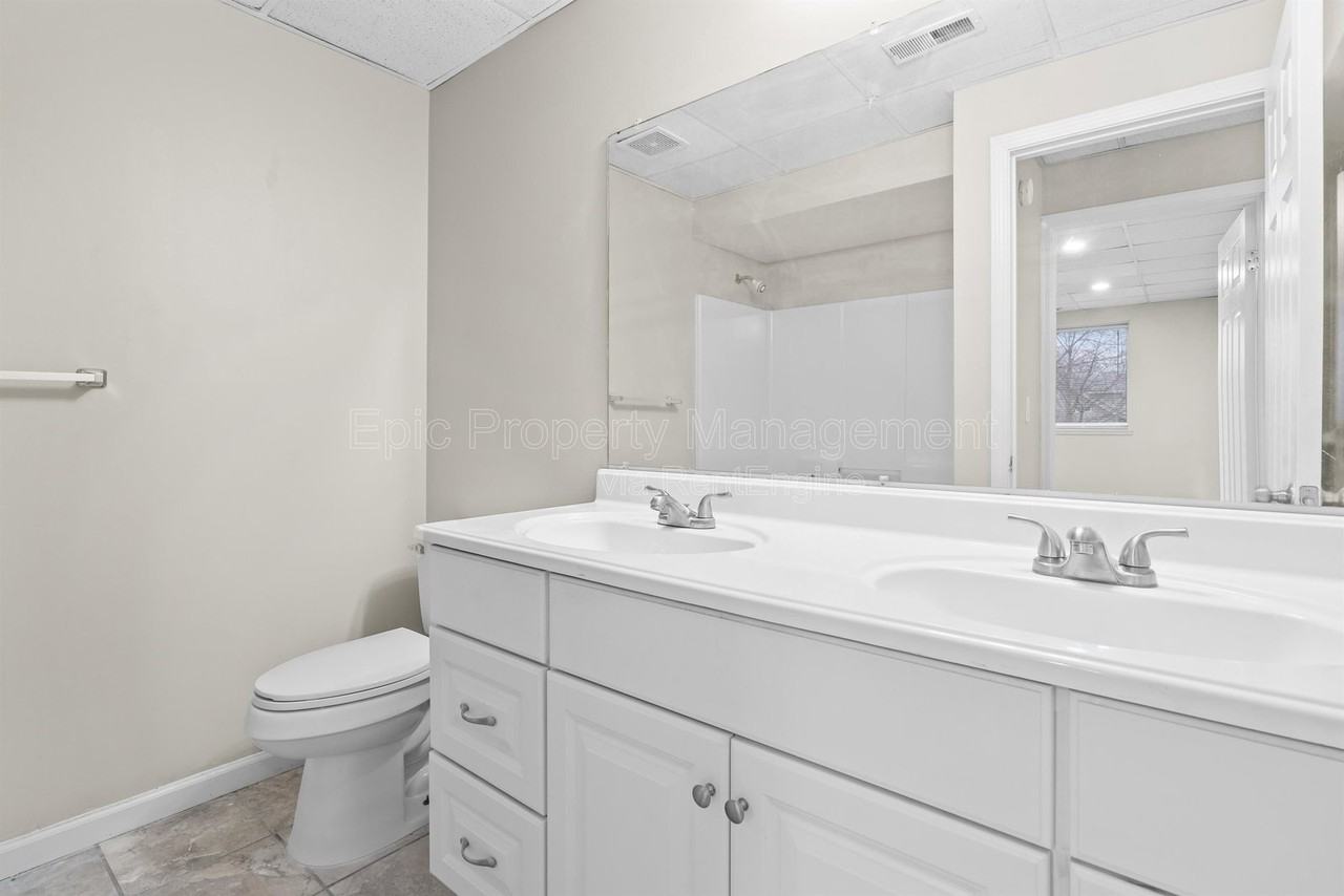 2700 6th St #202C - Photo 4 of 11