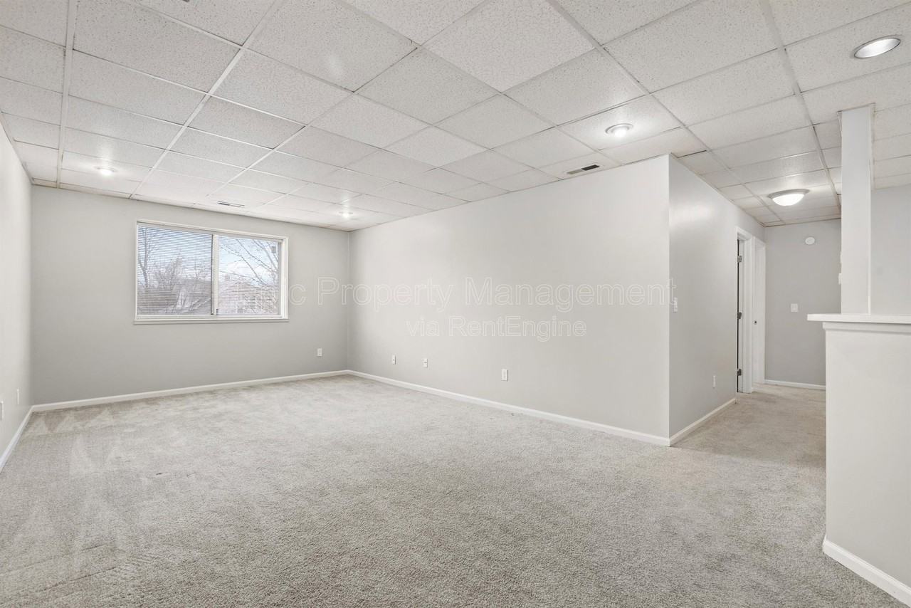 2700 6th St #202C - Photo 5 of 11