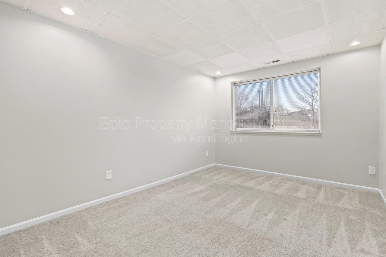 2700 6th St #202C - Photo 7 of 11
