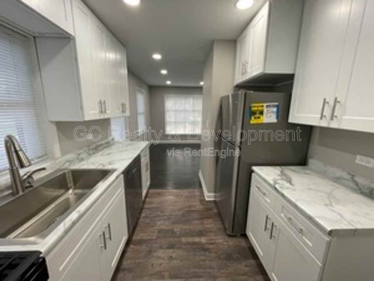 4315 Stanley Ave - Photo 5 of 24