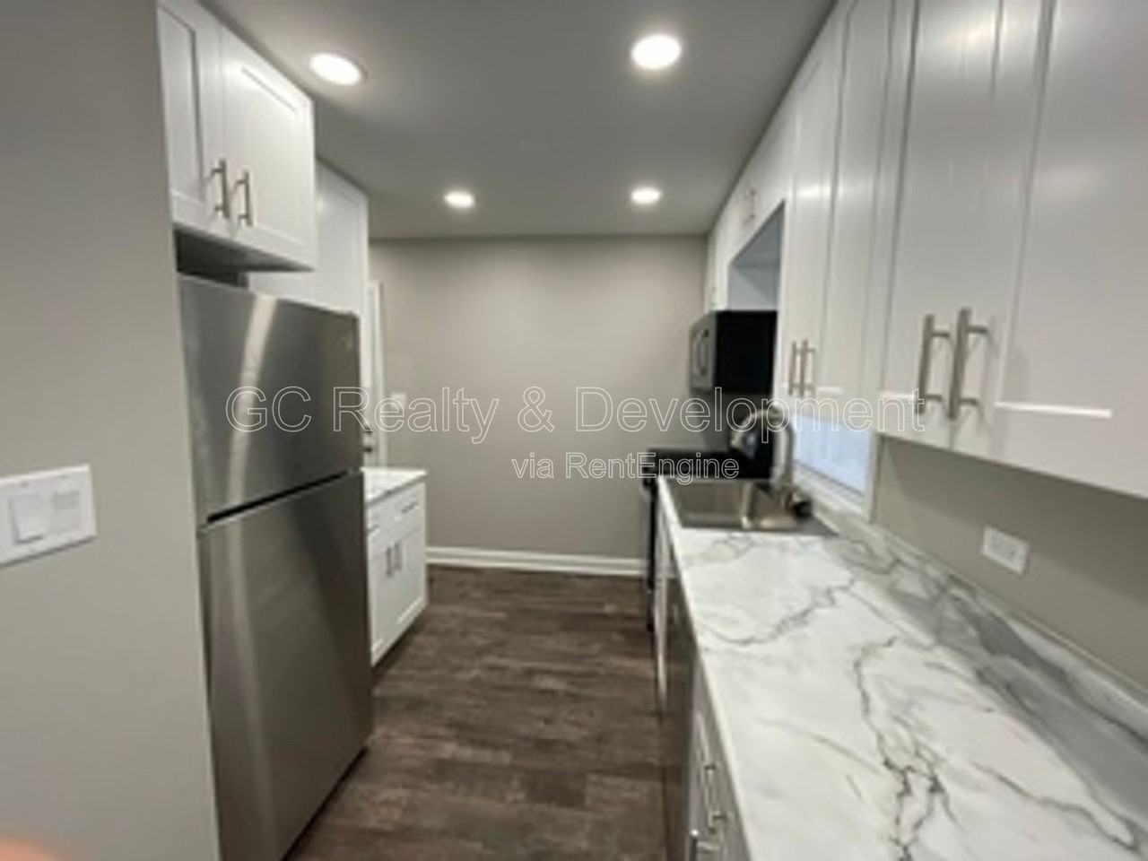4315 Stanley Ave - Photo 6 of 24