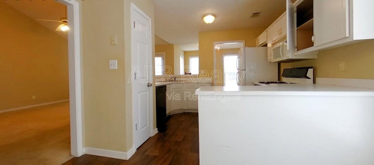 133 Harbour Lake Dr - Photo 7 of 19