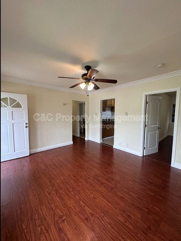 1143 W 91st St - Photo 5 of 15