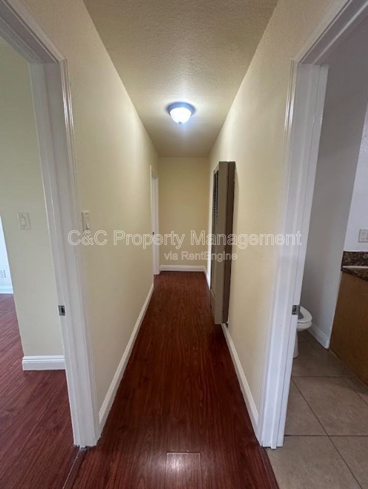 1143 W 91st St - Photo 6 of 15
