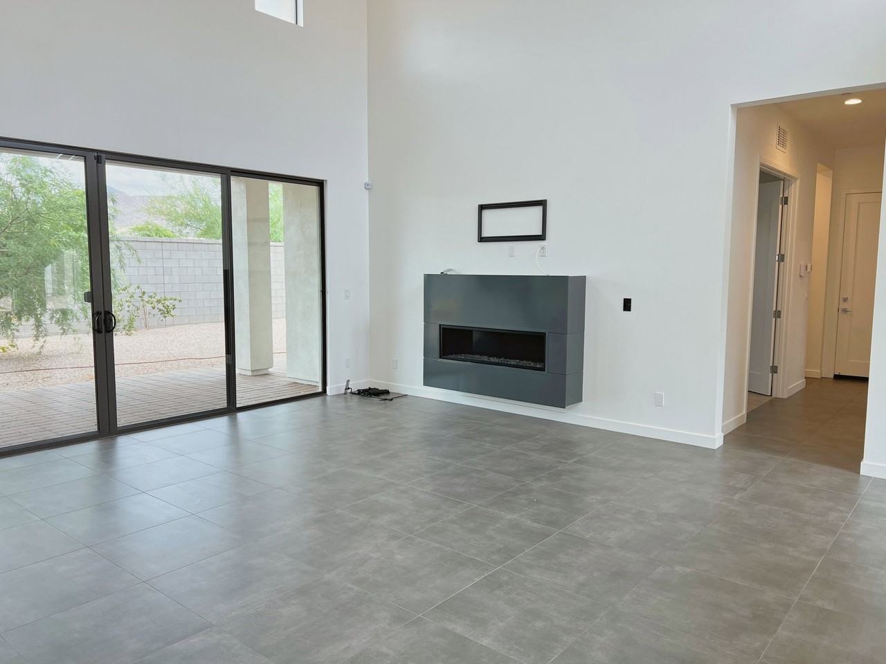10920 E North Ln - Photo 3 of 35