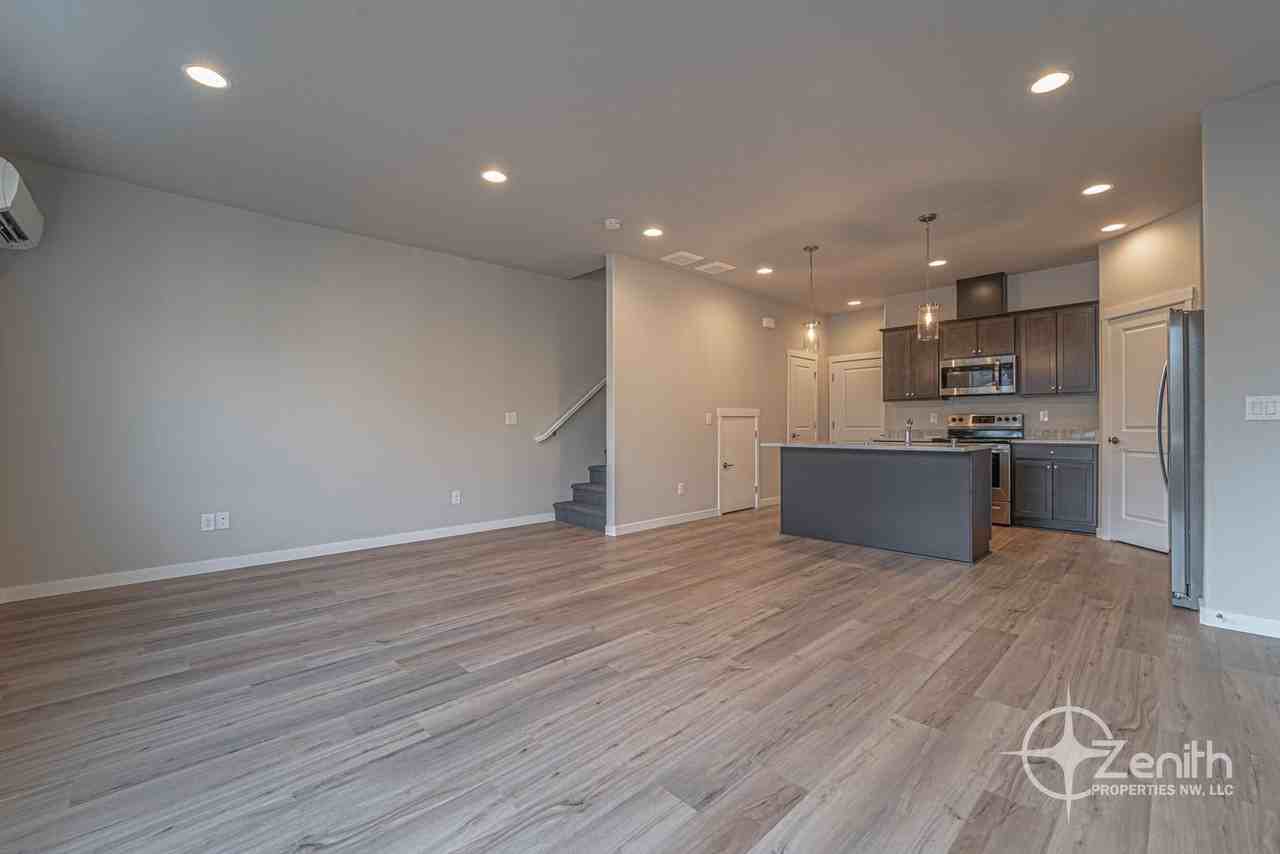 4919 Ne 2nd Ct - Photo 4 of 32