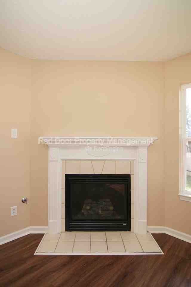12419 Deerview Dr - Photo 4 of 27
