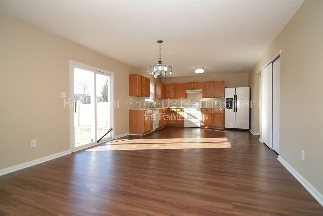 12419 Deerview Dr - Photo 5 of 27