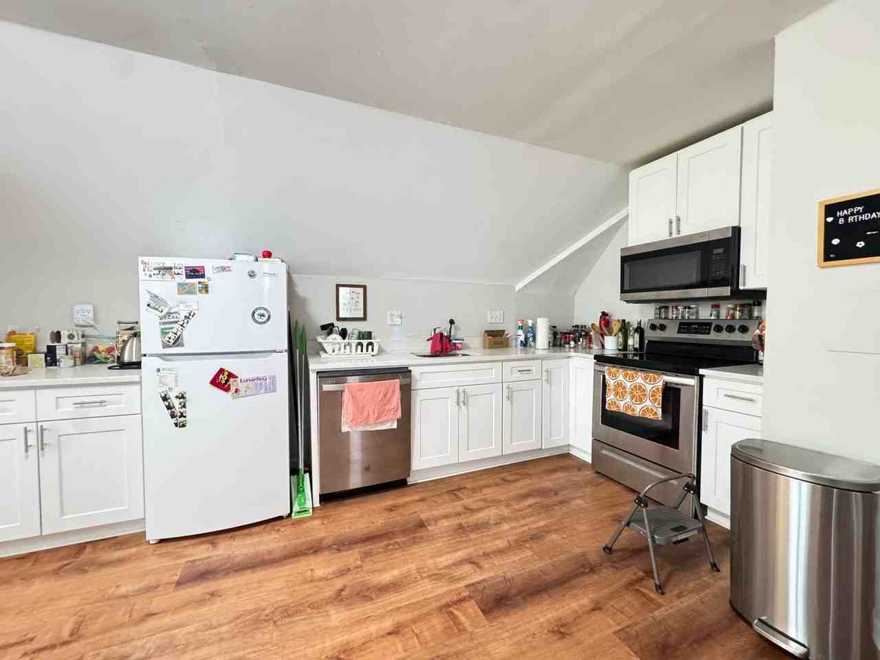 56 Hillside Pl #4 - Photo 6 of 12