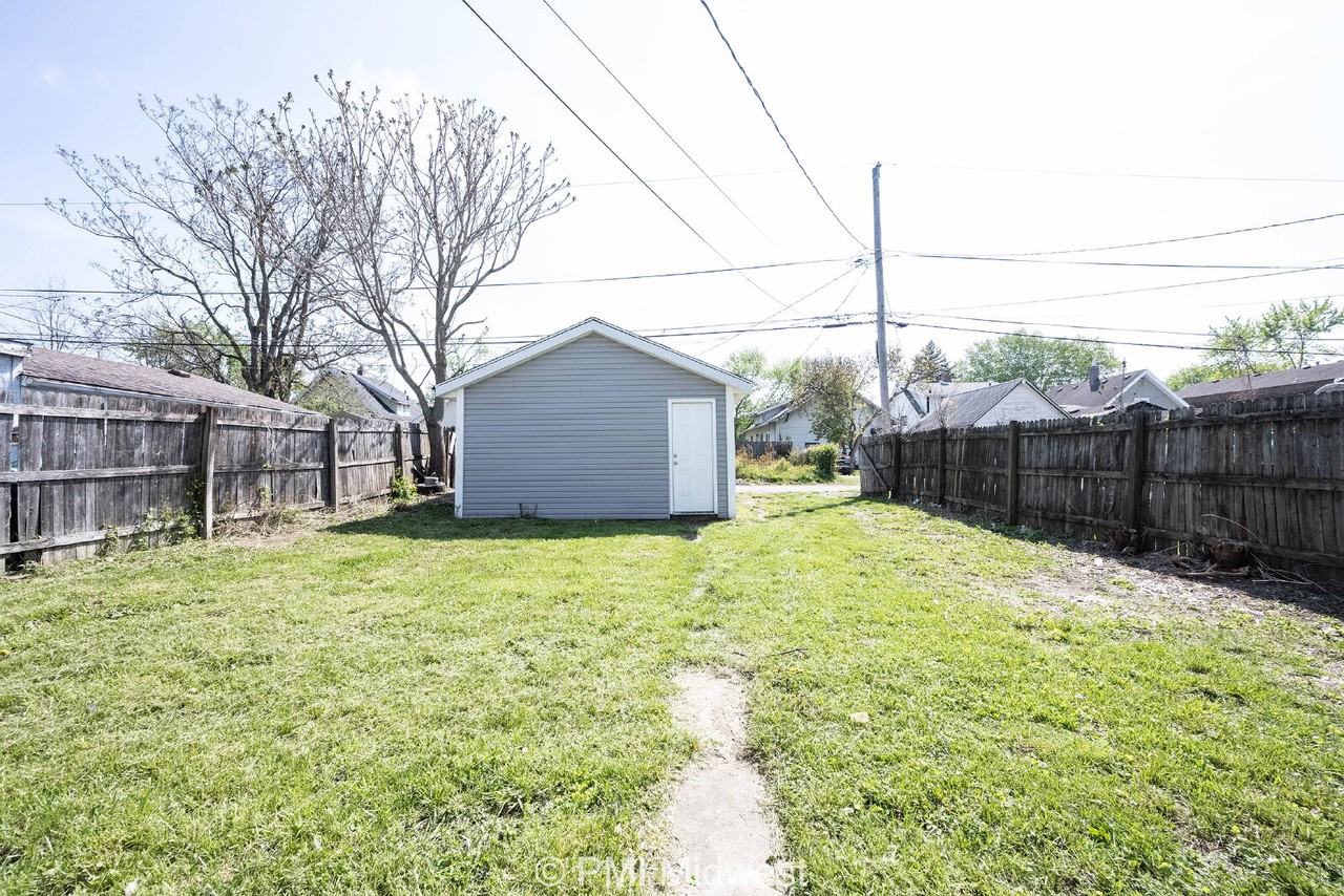 1321 N Ewing St - Photo 4 of 29