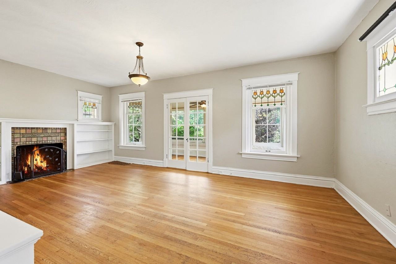 1525 Madison St - Photo 5 of 50