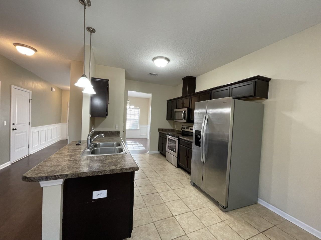 1322 Windrow Dr - Photo 4 of 32