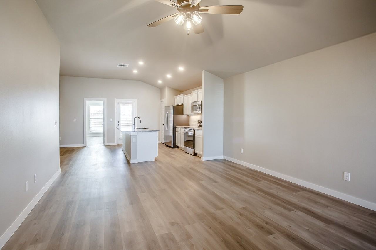 13206 Terrell Ave - Photo 2 of 18