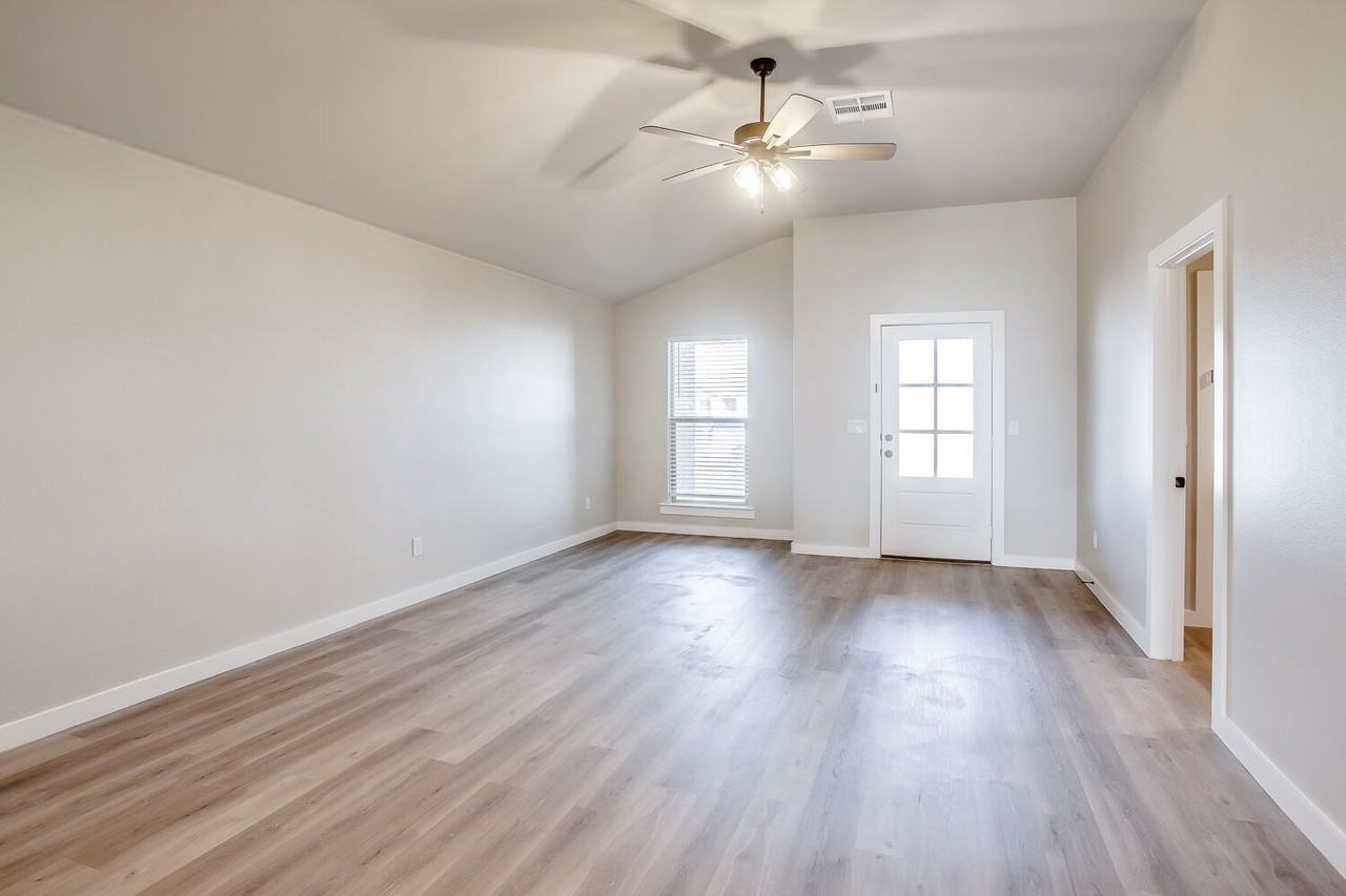 13206 Terrell Ave - Photo 3 of 18