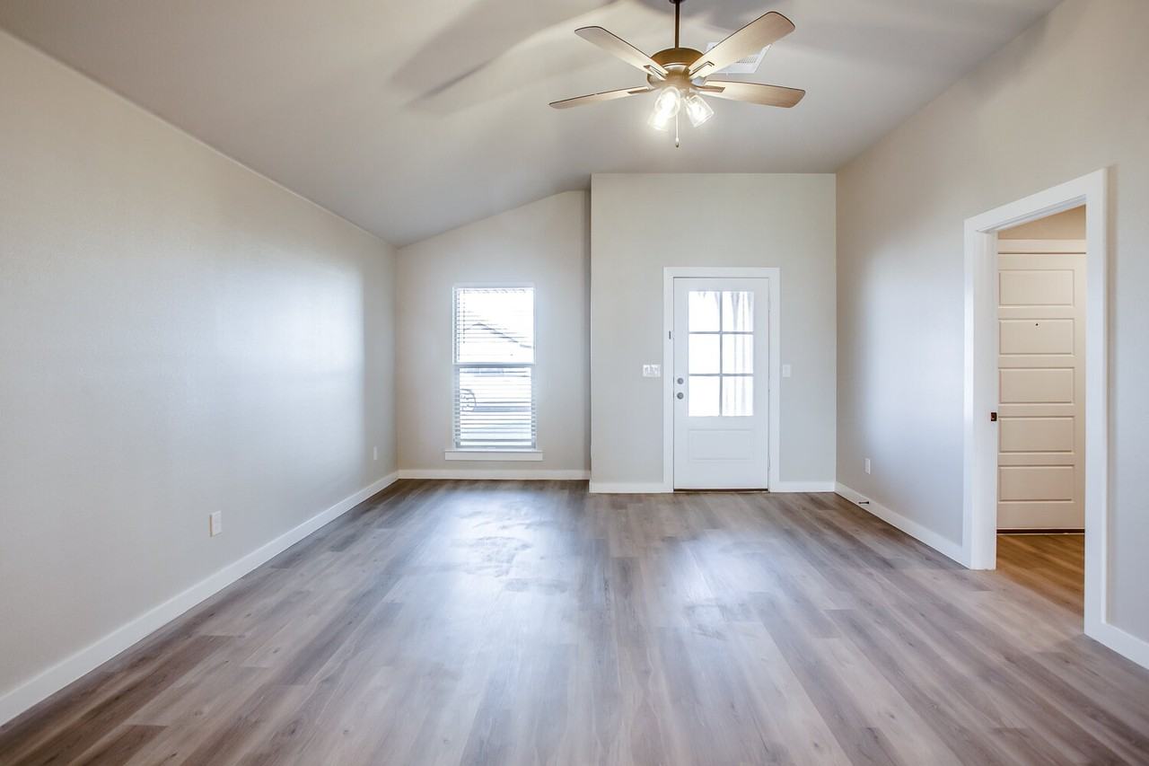 13206 Terrell Ave - Photo 4 of 18