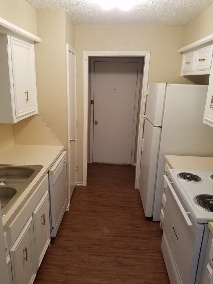 5826 2nd St - Photo 4 of 8