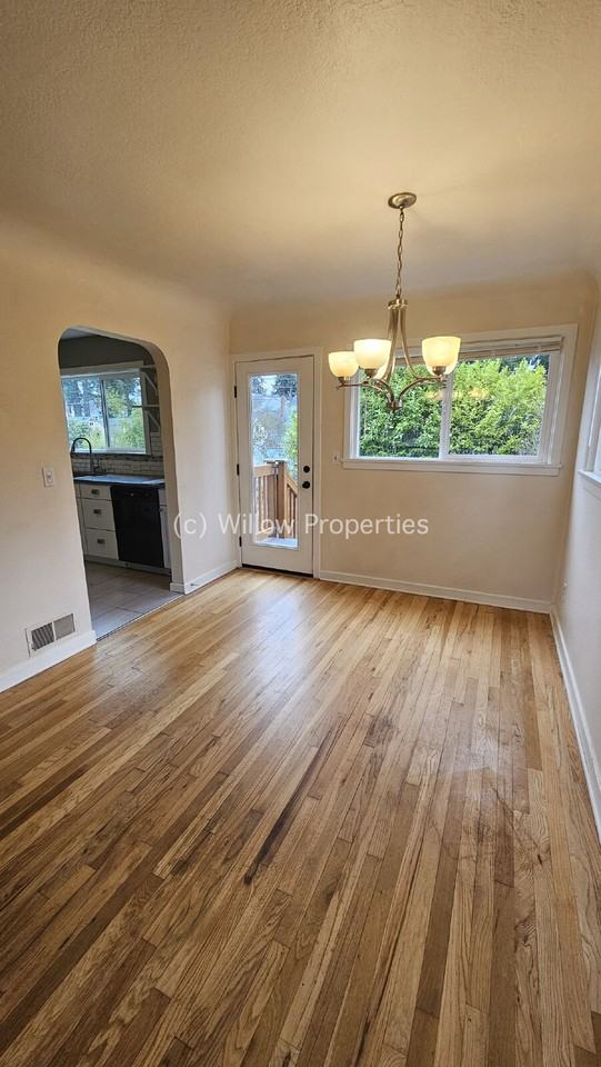 353 Eldorado Ave - Photo 3 of 14