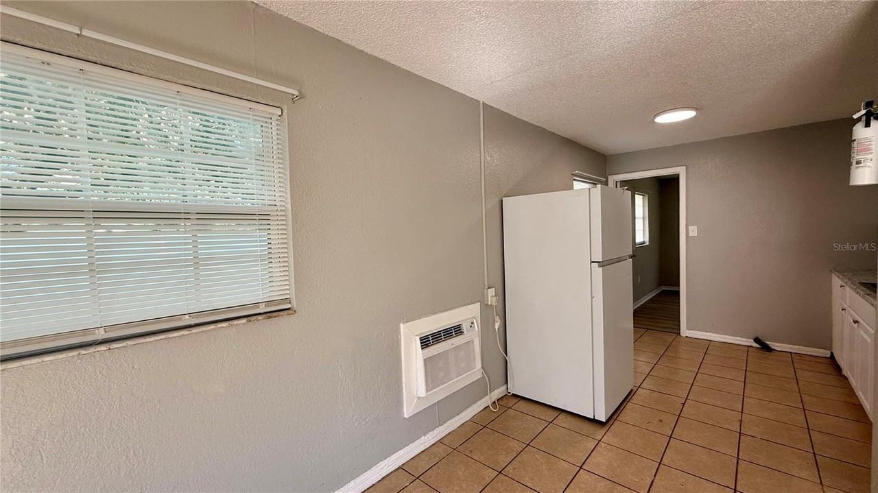 205 Mill St - Photo 3 of 13
