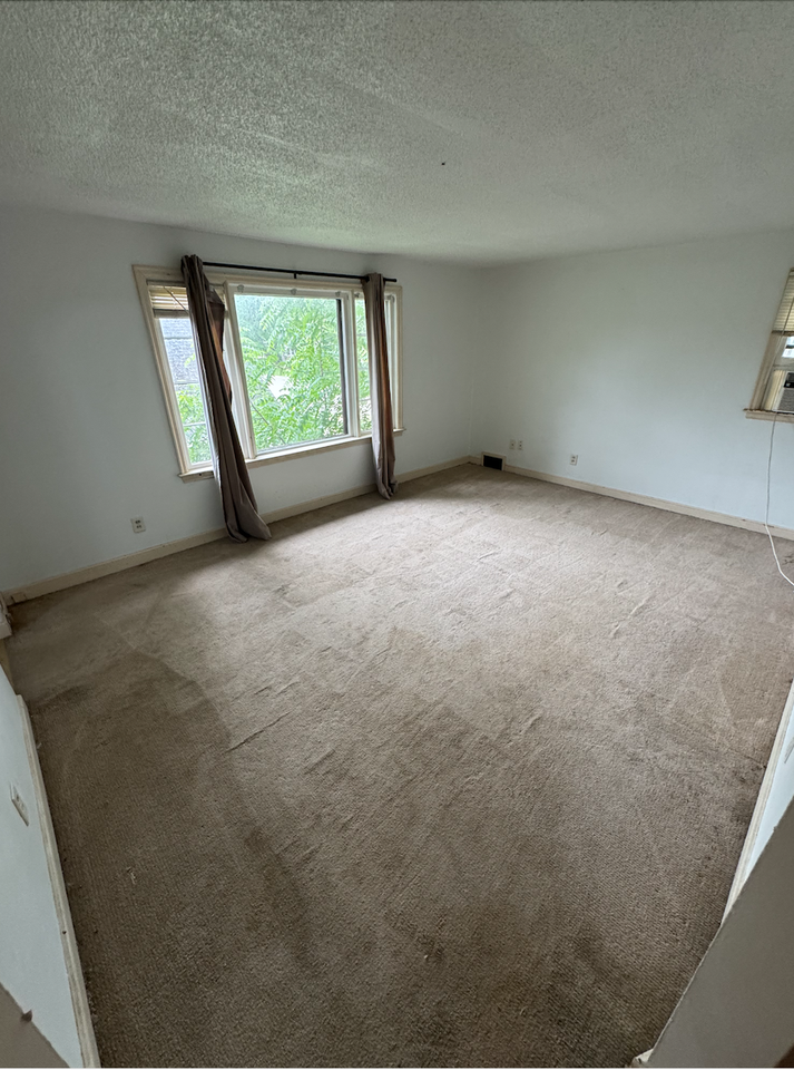 408 3rd Ave Ne #2 - Photo 3 of 5