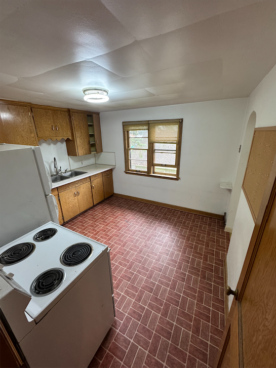 408 3rd Ave Ne #2 - Photo 5 of 5