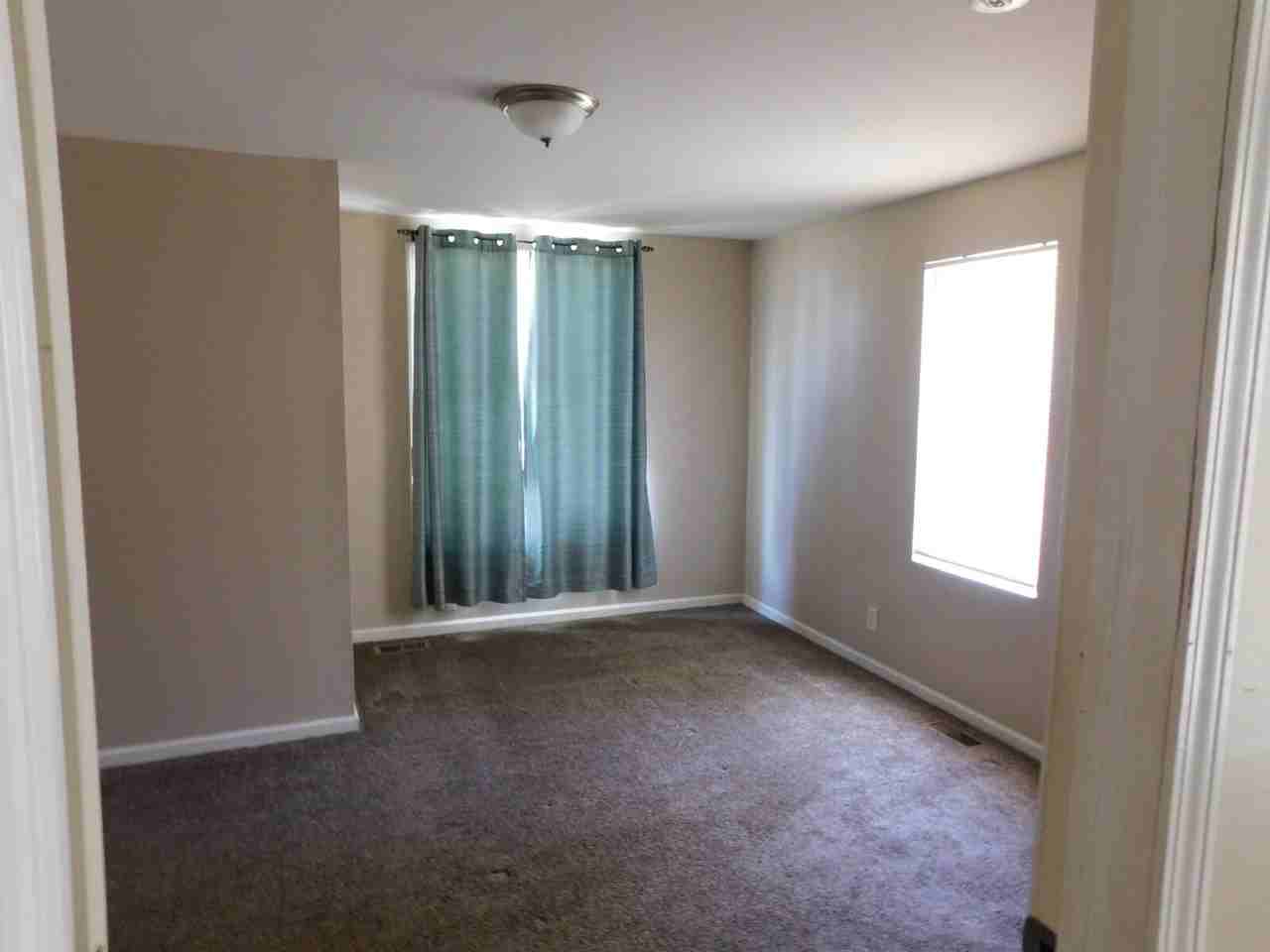 1116 Hancock St - Photo 3 of 8