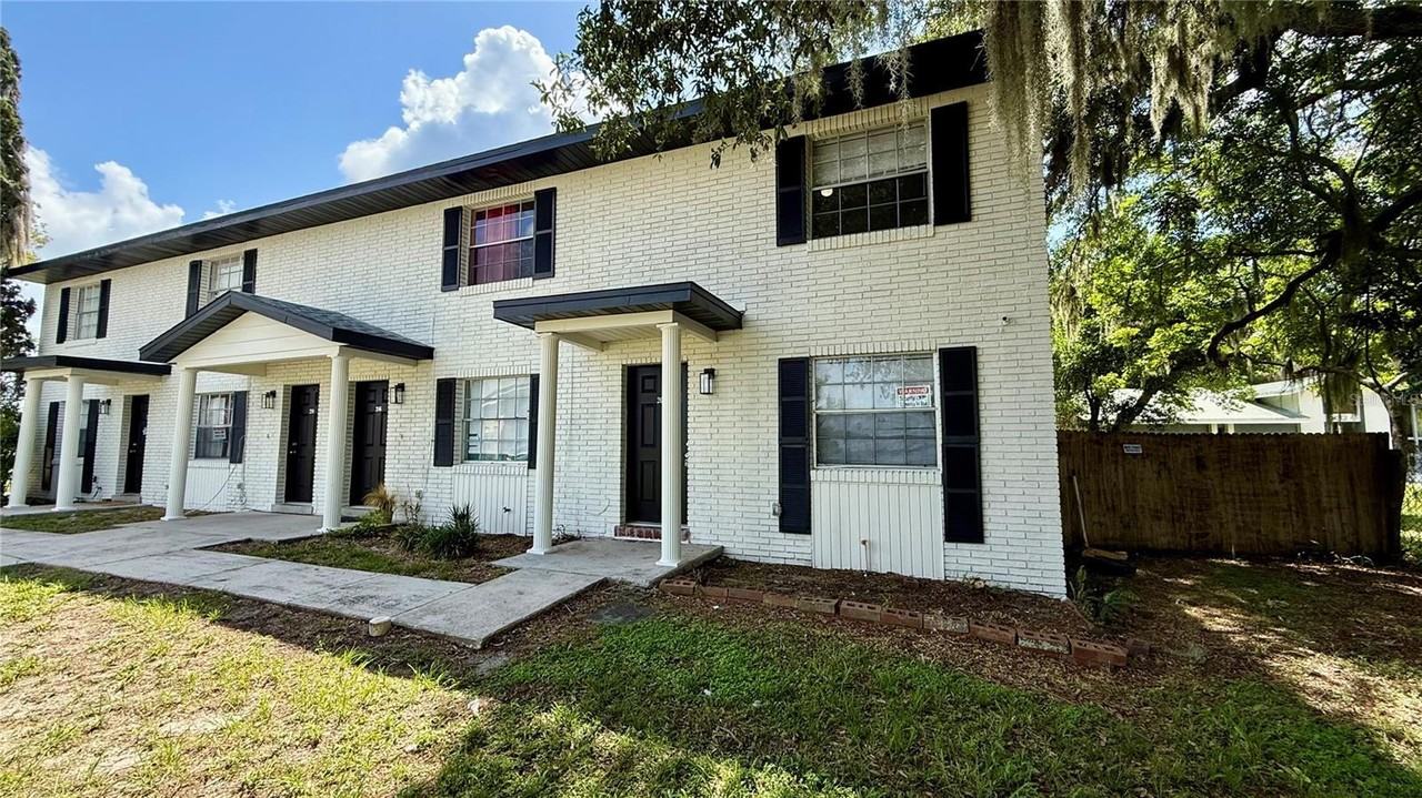 202 Century Blvd - Photo 2 of 11