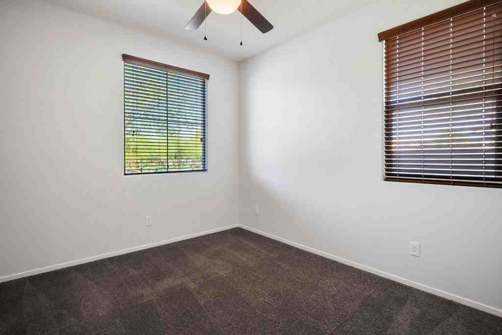 4032 Little Bay Ave - Photo 6 of 28