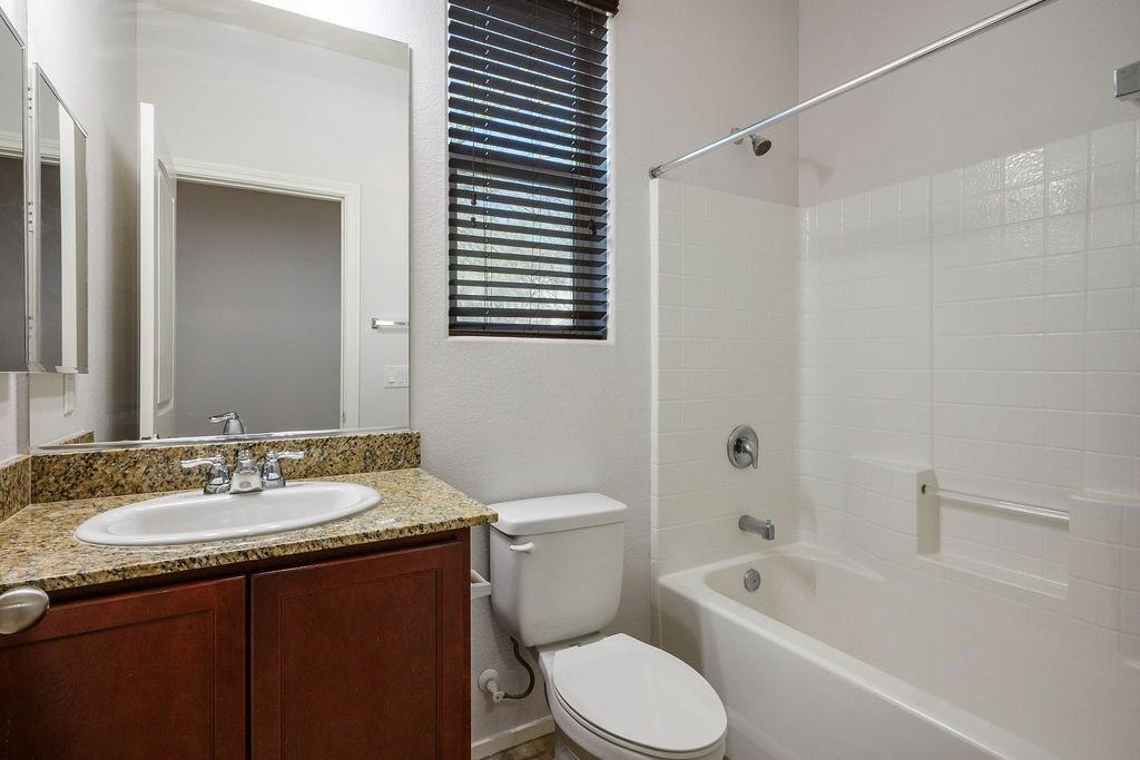 4032 Little Bay Ave - Photo 7 of 28