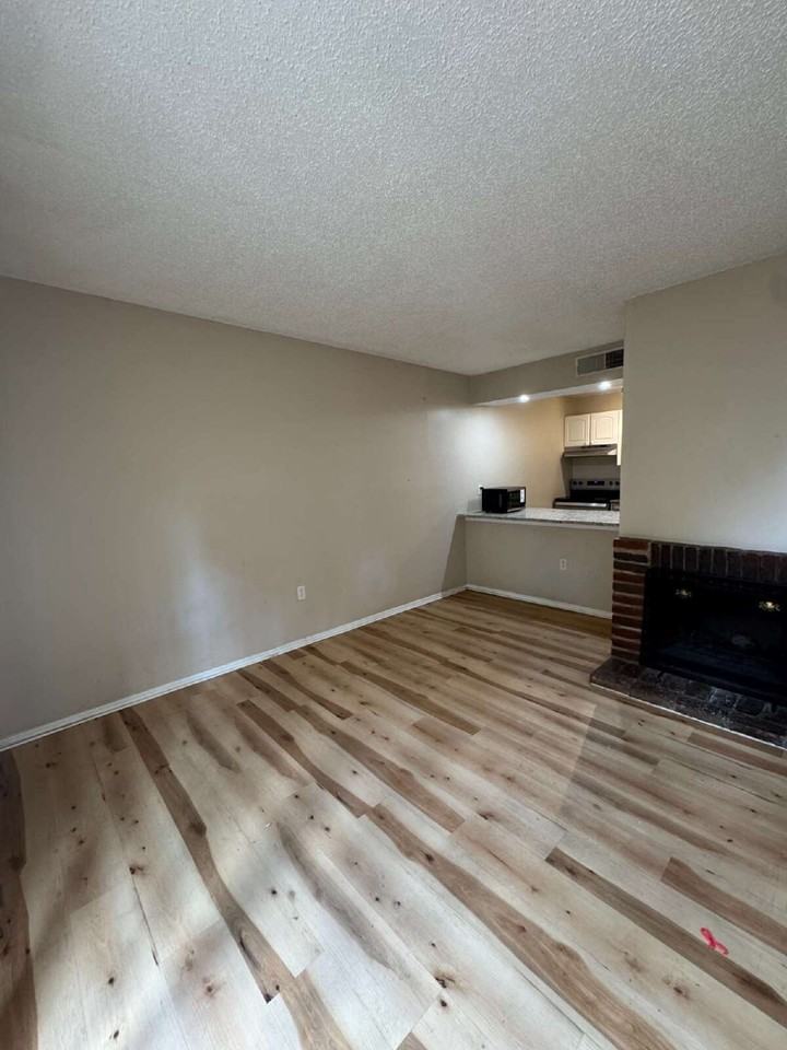 5012 Downing St Unit 10 - Photo 5 of 18