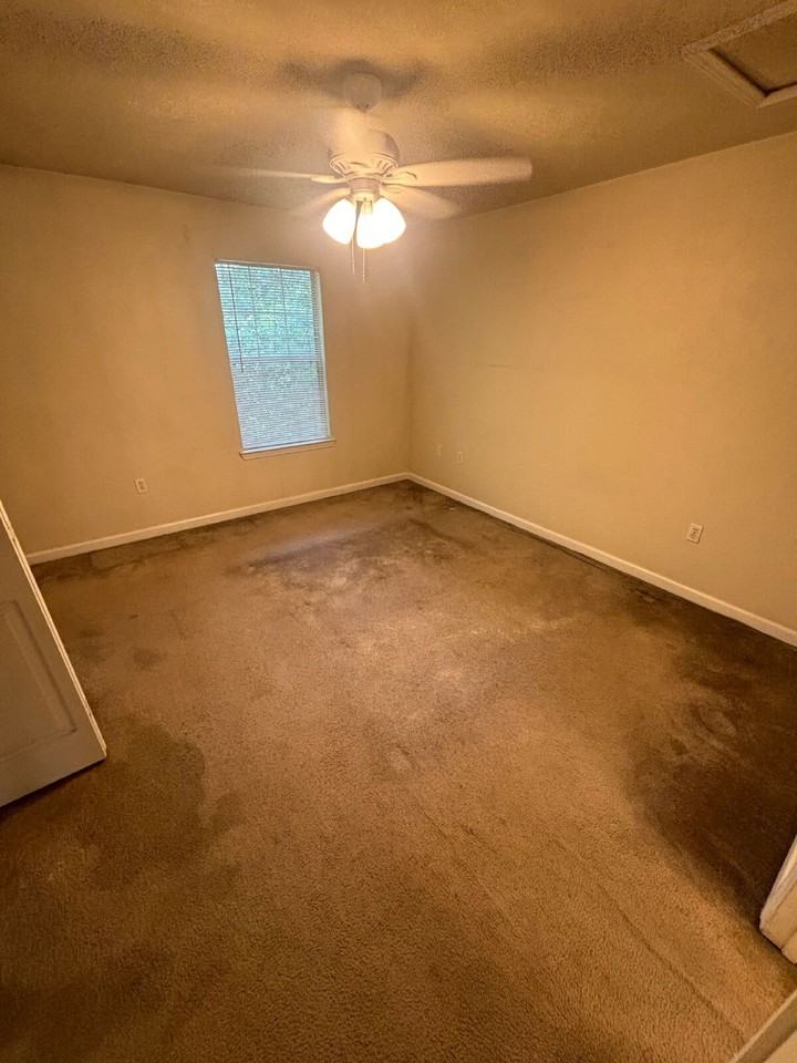 1552 Devoe St - Photo 2 of 19