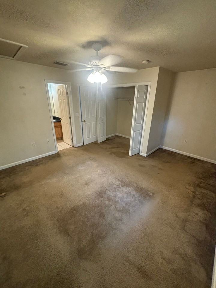 1552 Devoe St - Photo 3 of 19