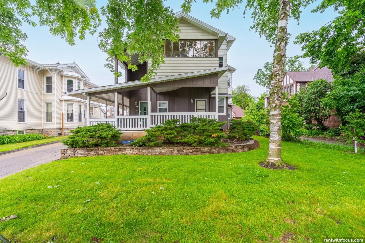 536 Algoma Blvd - Photo 6 of 10