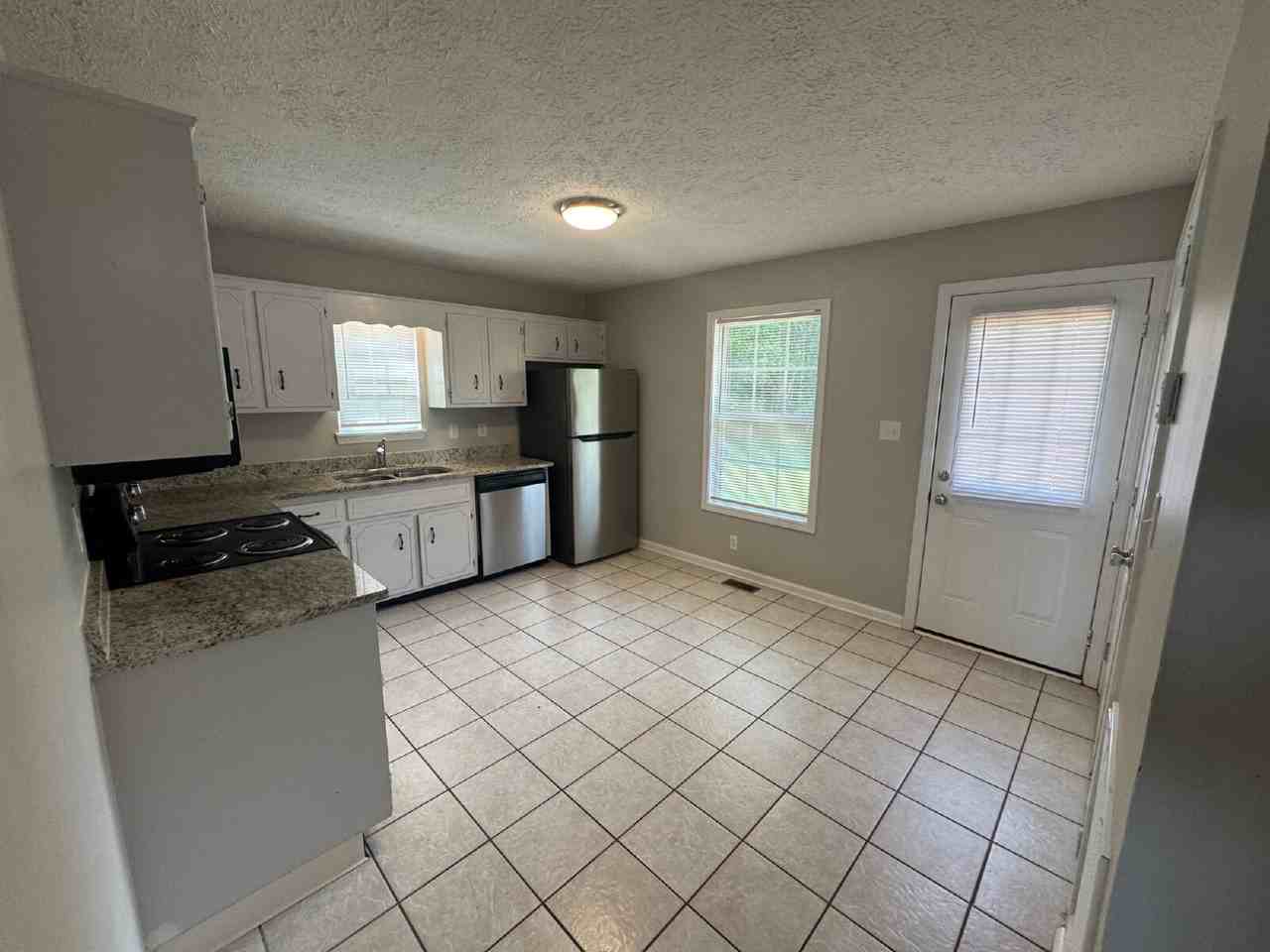 101 Meadow Ln - Photo 4 of 13