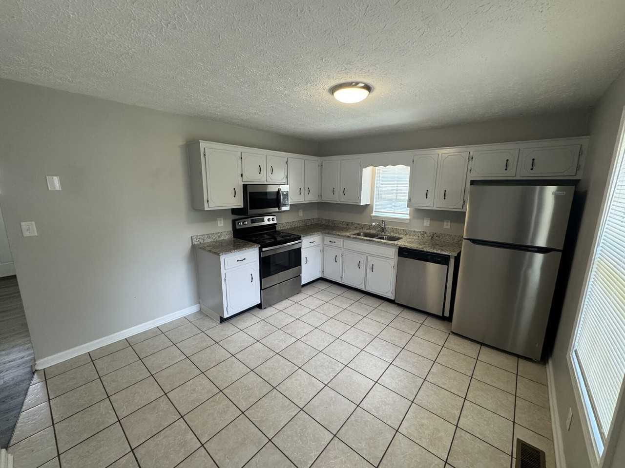 101 Meadow Ln - Photo 5 of 13