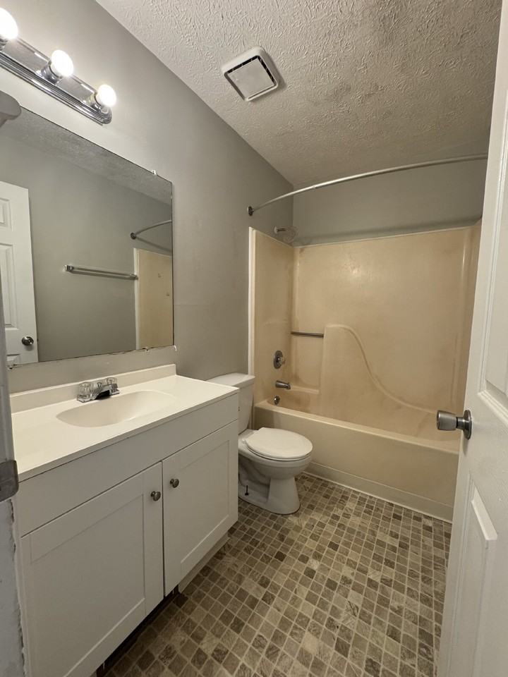 101 Meadow Ln - Photo 7 of 13